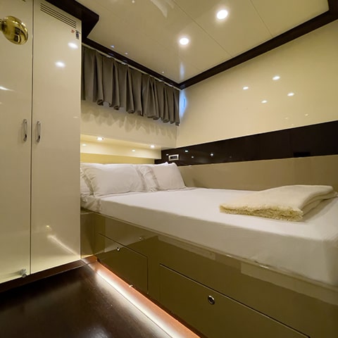 fdc-yachts-charter-siyu-cabin-image10