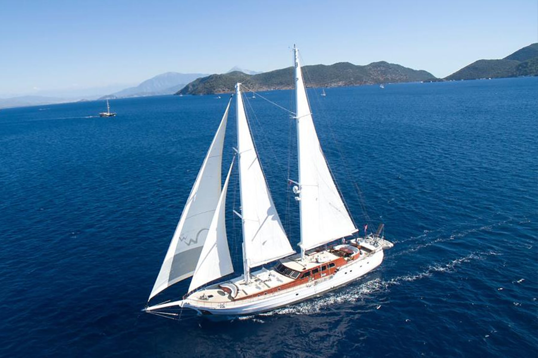fdc-yachts-project-white-wings-motor-sailor-image01