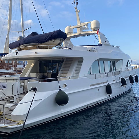 fdc-yachts-refit-project-nashira-motor-yacht-image05